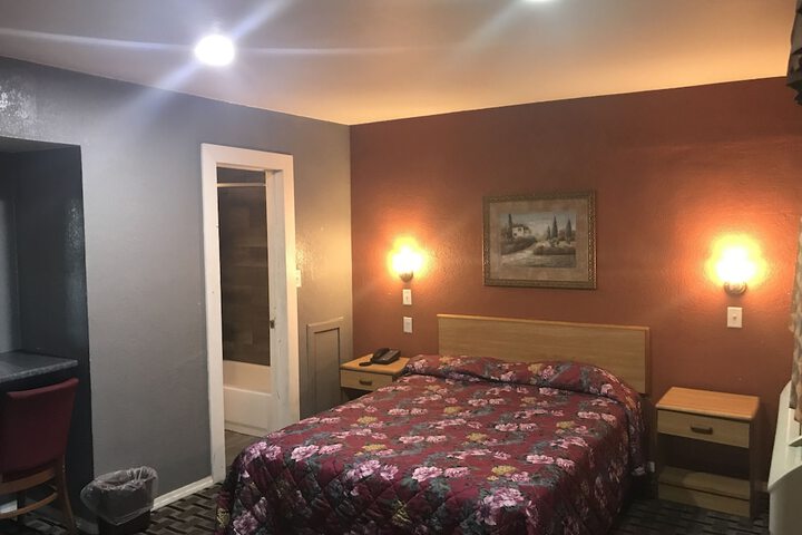 Room 14 of 26