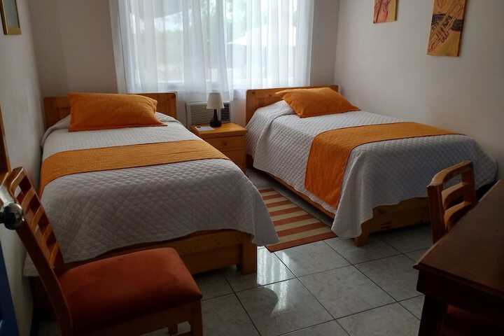 Room 7 of 76