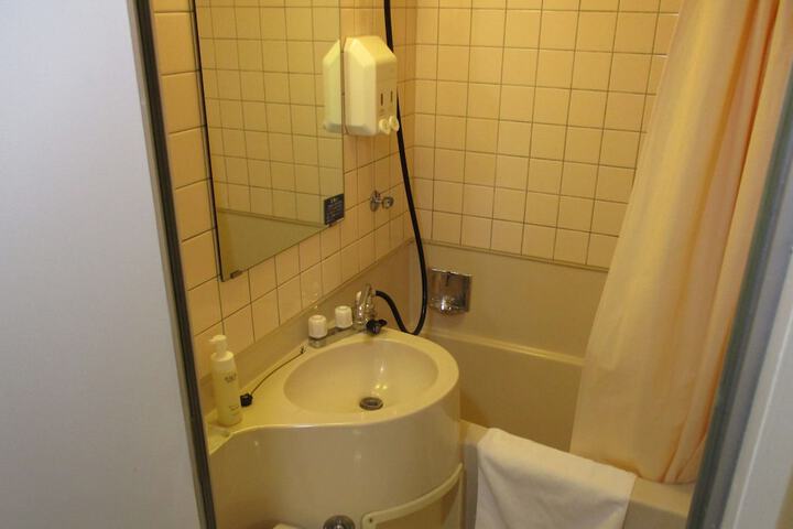 Room 33 of 41