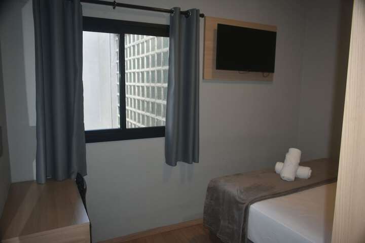 Room 5 of 33