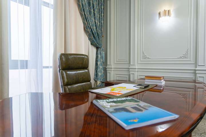 Room 48 of 102