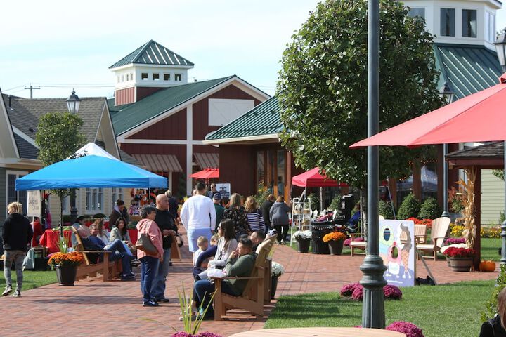 Shopping mall