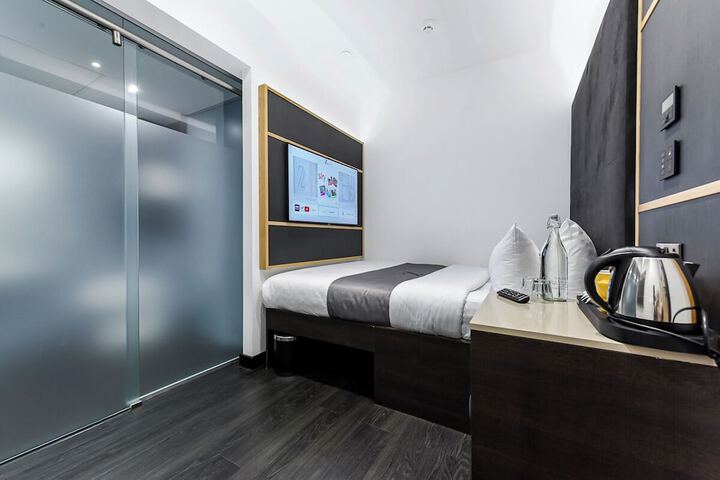 Room 12 of 50