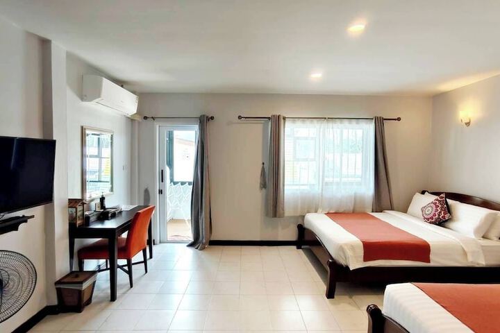 Room 73 of 211