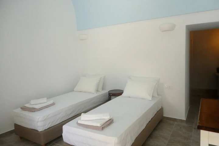 Room 3 of 9