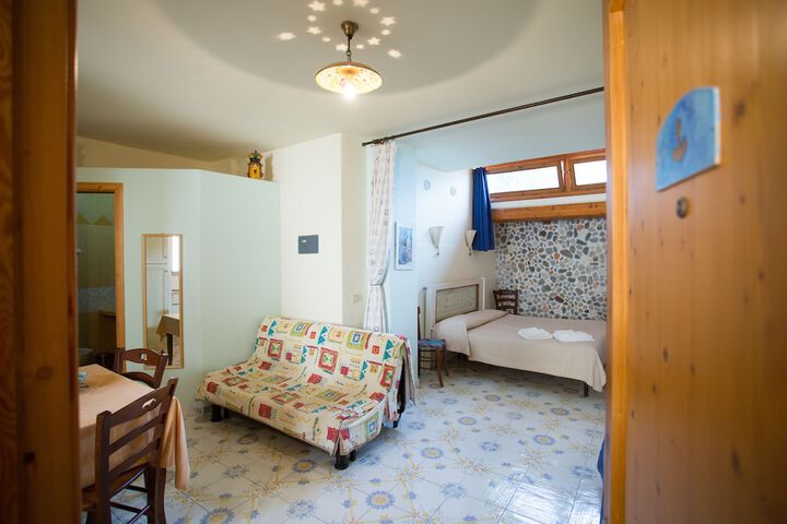 Room 12 of 43