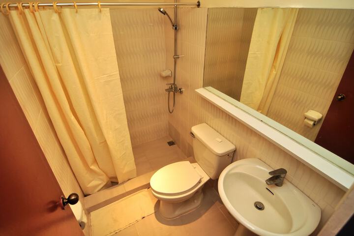 Room 103 of 158