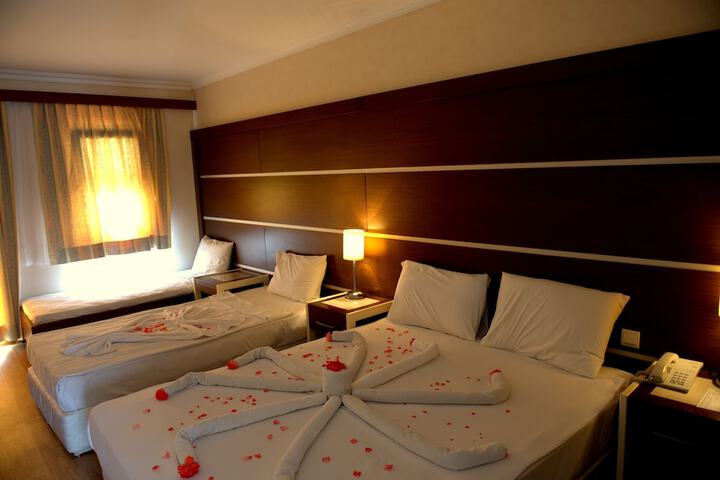 Room 6 of 42