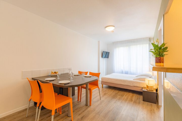 Room 16 of 29