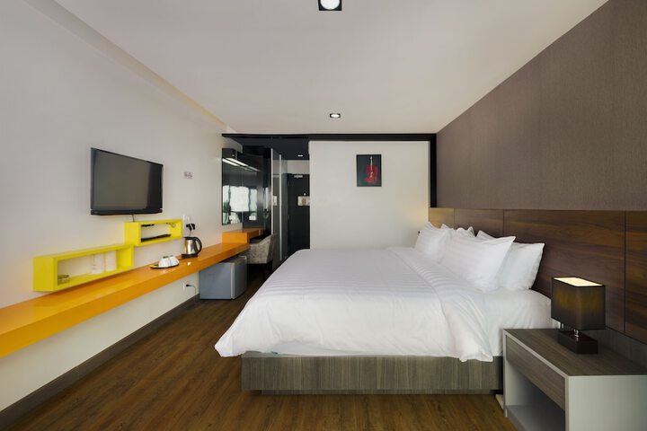 Room 19 of 77