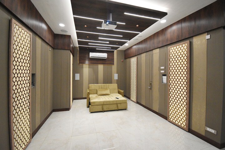 Room 53 of 136