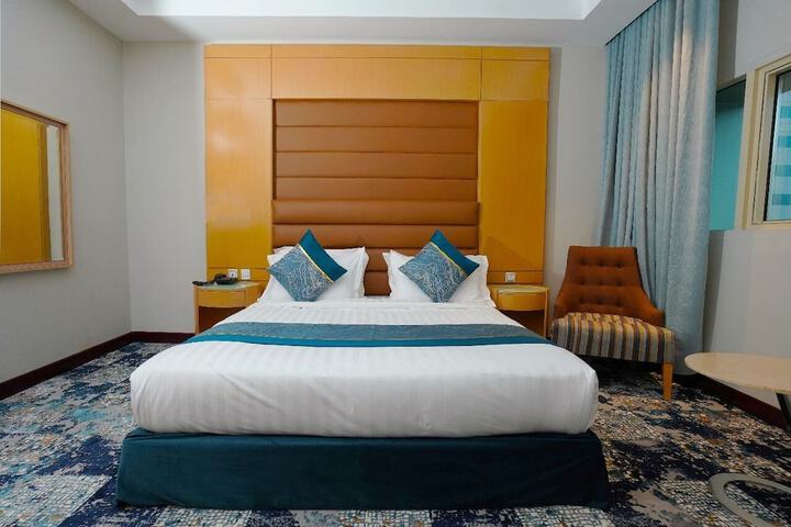Room 21 of 40