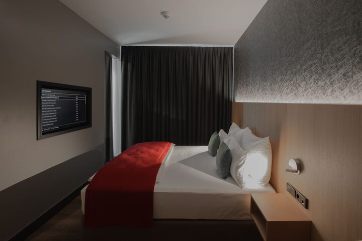 Room 8 of 46