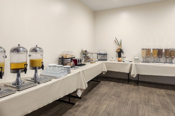 Dining Photos