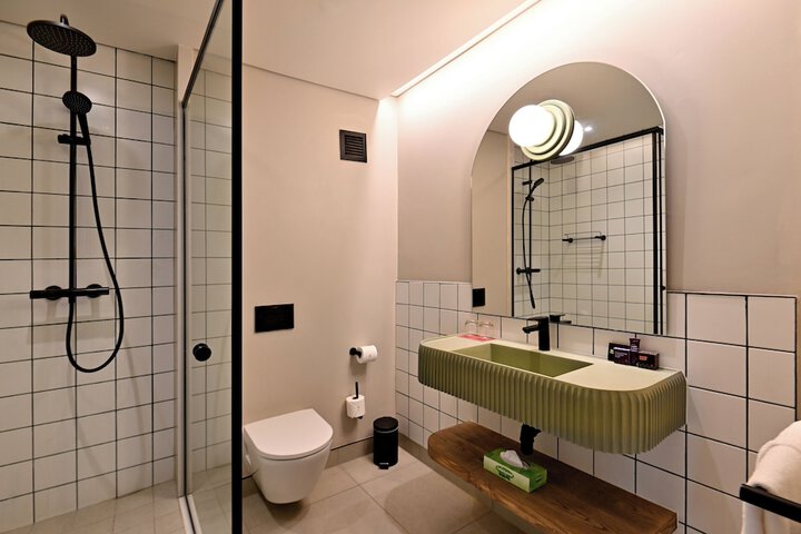 Room 16 of 30