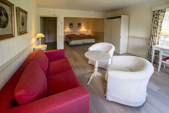 Room 10 of 48