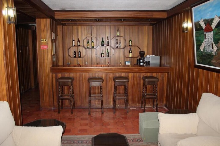 Room 10 of 33