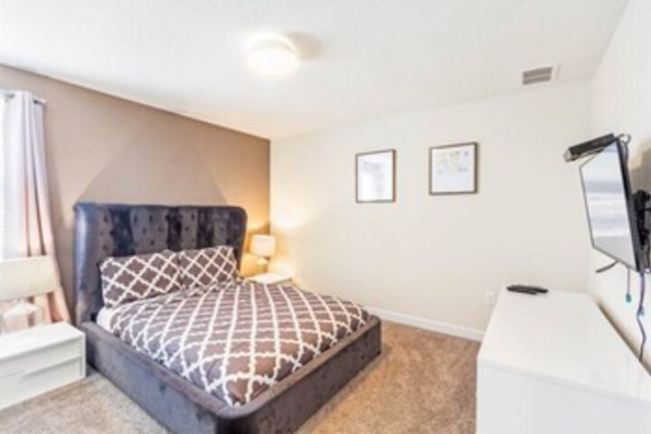 Room 34 of 216