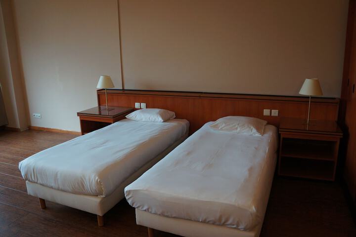 Room 9 of 23