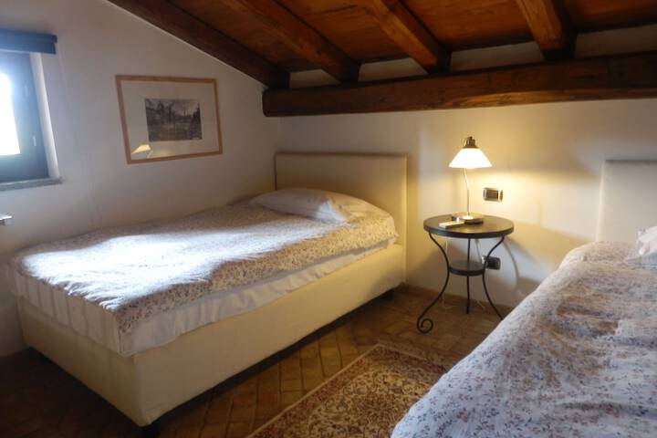 Room 4 of 37