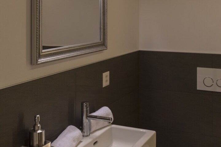 Room 26 of 43