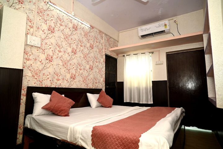 Room 7 of 20