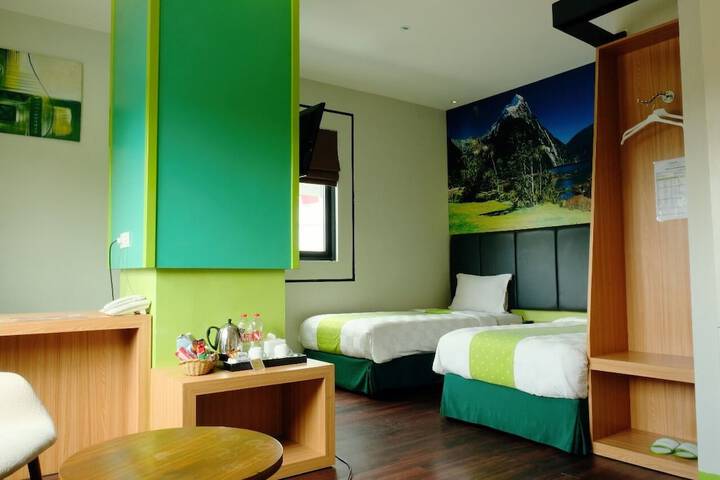 Room 8 of 44