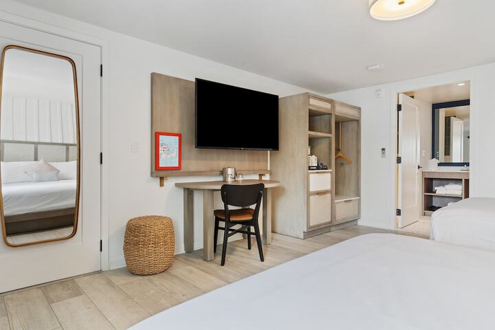 Room 8 of 45