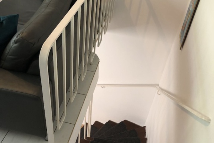 Room 9 of 16