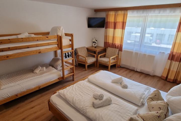 Room 15 of 29