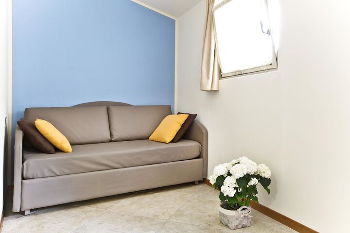 Room 4 of 81