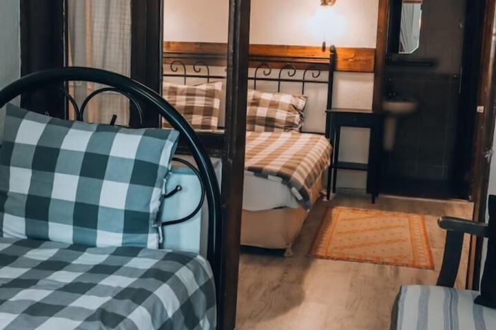 Room 28 of 113