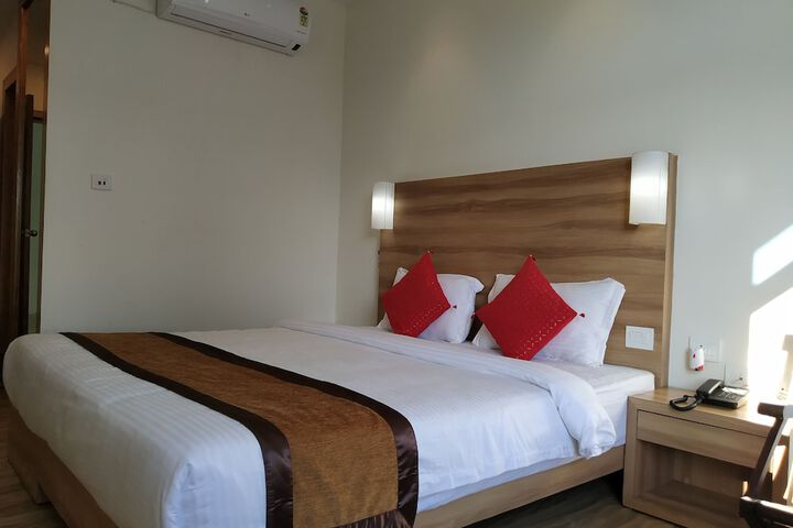 Room 9 of 50