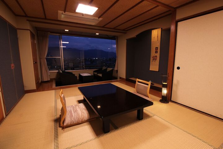Room 8 of 39