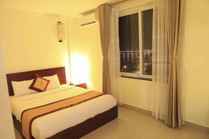 Room 8 of 35
