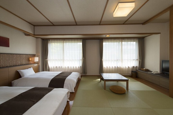 Room 5 of 34