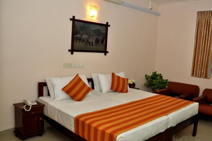 HOTEL HONORS CLUB