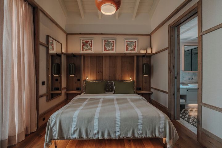 Room 15 of 66