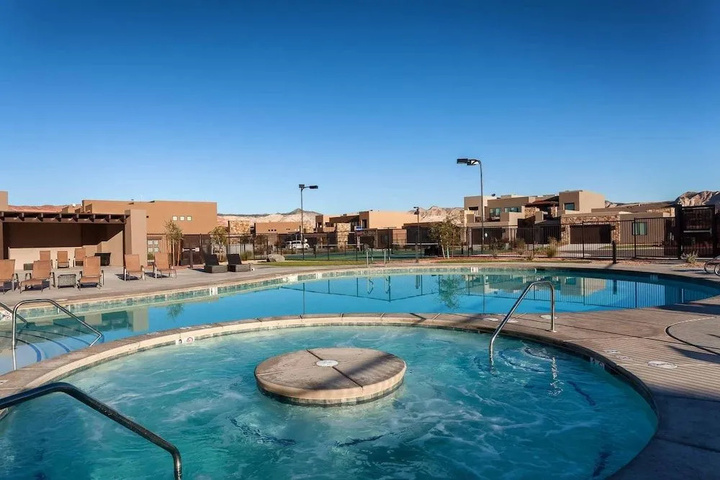 Pool 11 of 21