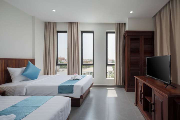 Room 3 of 40