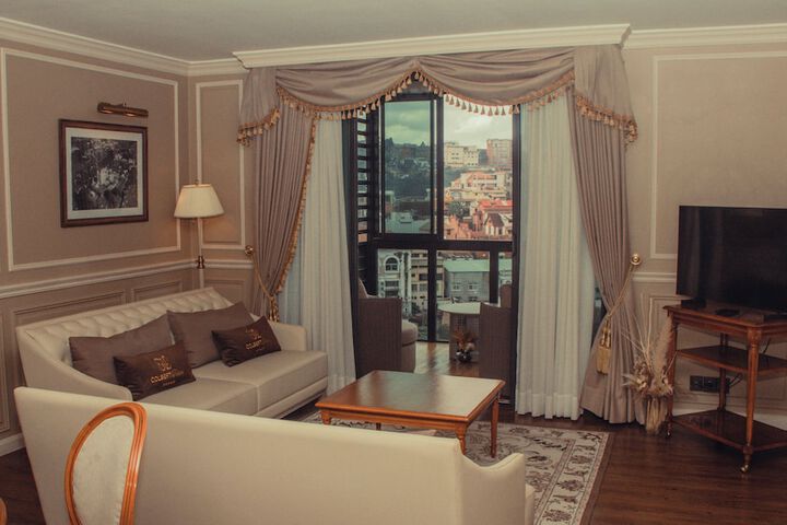 Room 96 of 198