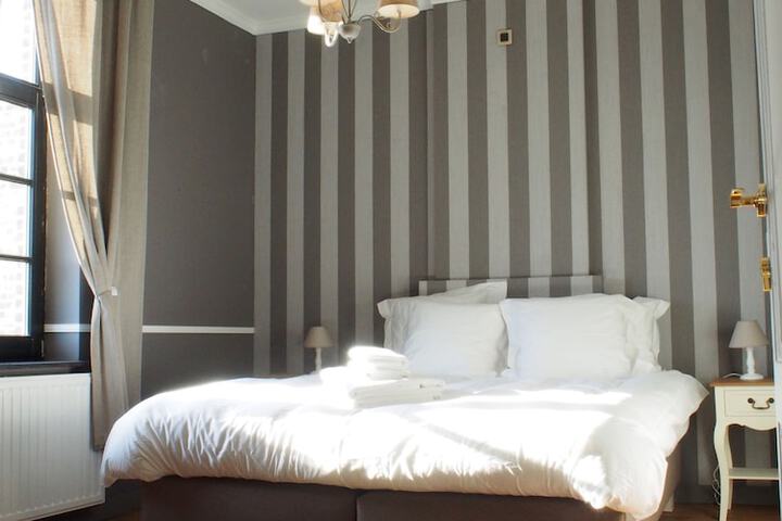 Room 12 of 43
