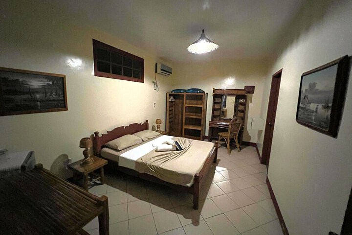 Room 7 of 122