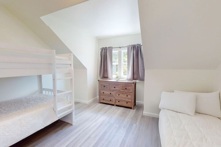 Room 16 of 44