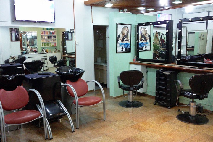 Hair salon