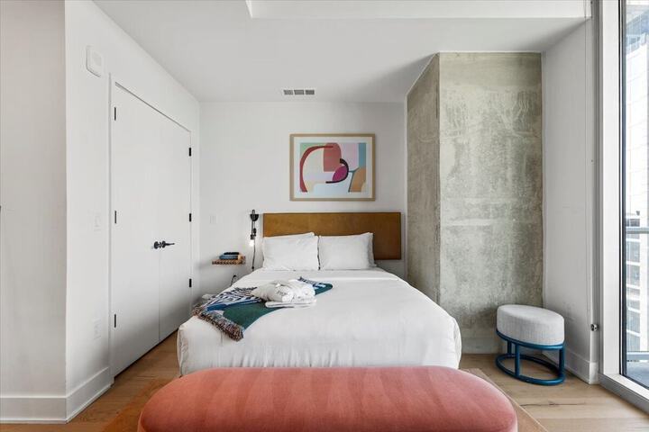 Room 193 of 860