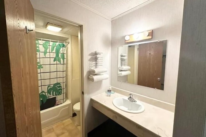 Room 9 of 26