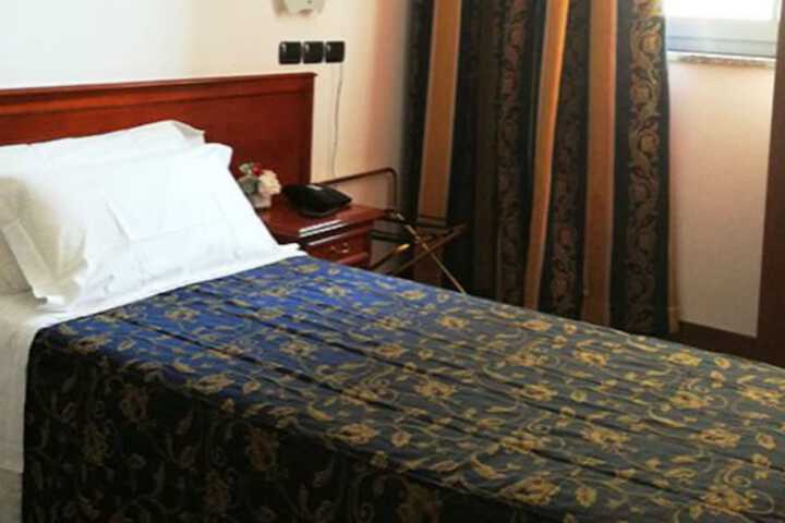 Room 12 of 69