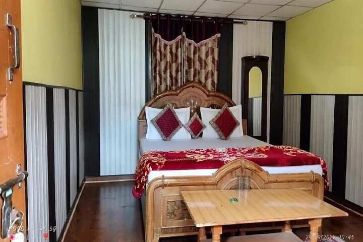 Room 3 of 31