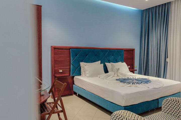 Room 50 of 101